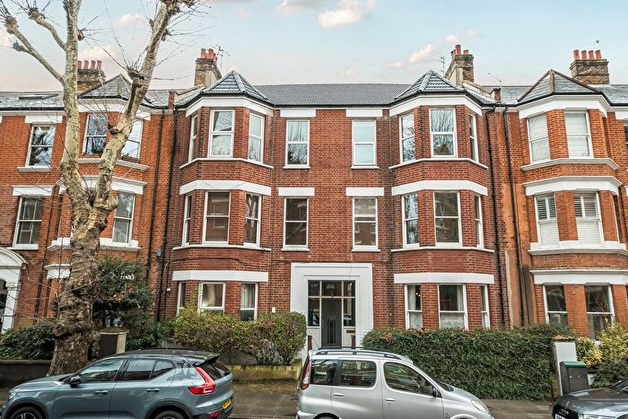 2 Bedroom Property To Rent In Cranworth Gardens, London, SW9