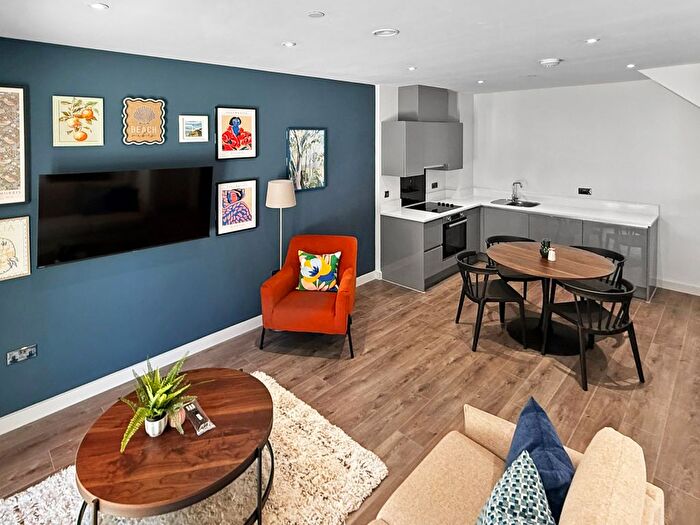 2 Bedroom Town House To Rent In Hill Street, Liverpool, L8