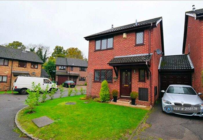 3 Bedroom Detached House To Rent In Kemerton Close, Calcot, Reading, RG31