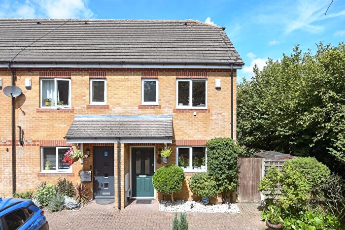 3 Bedroom End Of Terrace House For Sale In Chilberton Drive, Merstham, Redhill, Surrey, RH1