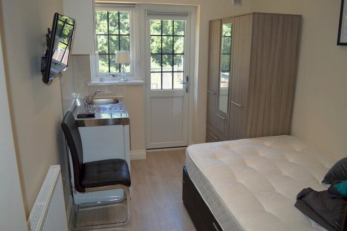 1 Bedroom Studio To Rent In Uplands Road, Woodford Green, IG8