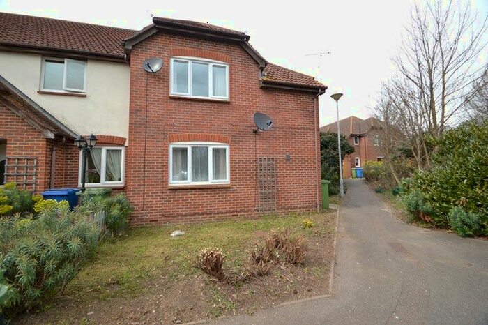 2 Bedroom Semi-Detached House To Rent In Hugh Price Close, Murston, Sittingbourne, ME10