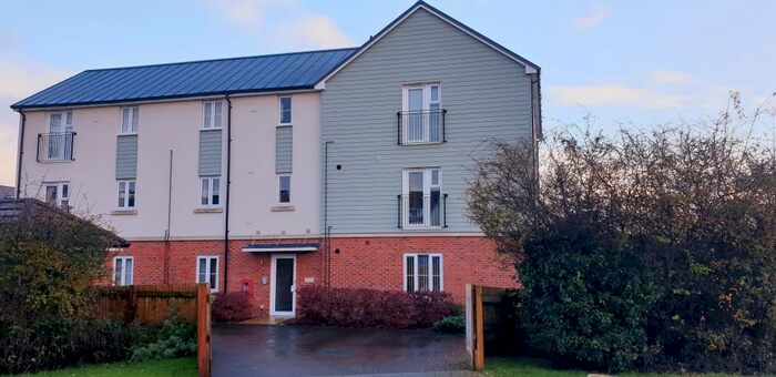 2 Bedroom Apartment To Rent In Quicksilver Crescent, Andover, SP11