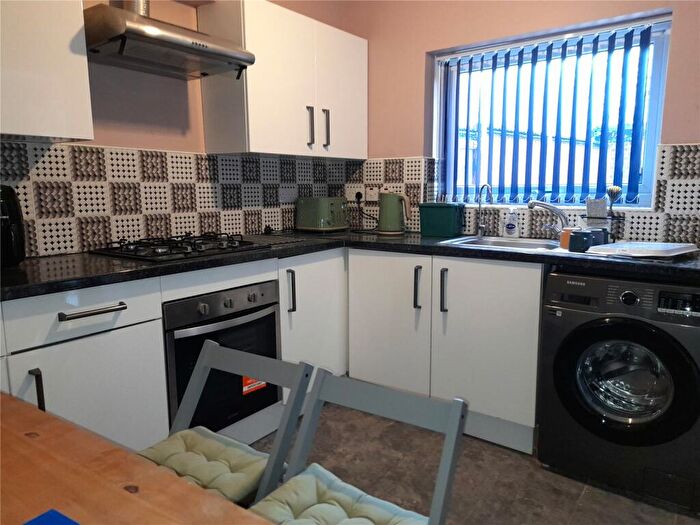 1 Bedroom Maisonette To Rent In Langley Road, Slough, Berkshire, SL3