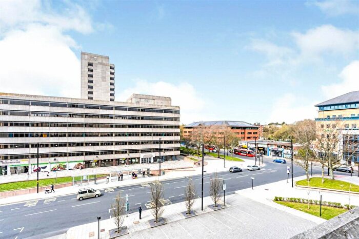 2 Bedroom Flat For Sale In Wyndham Court, Commercial Road, Southampton, Hampshire, SO15