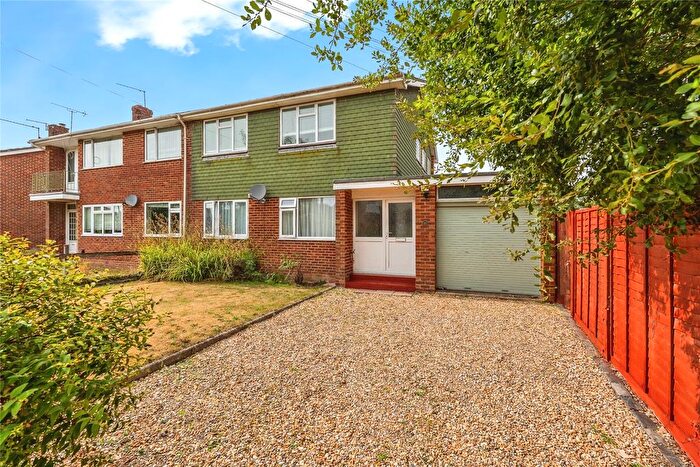2 Bedroom Maisonette For Sale In Salcombe Road, Totton, Southampton, Hampshire, SO40