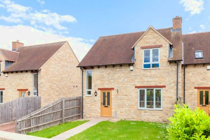 2 Bedroom Semi-Detached House To Rent In Moorhen Close, Marsh Gibbon, Bicester, OX27