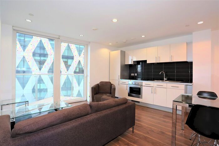 2 Bedroom Flat For Sale In Mediacity Uk, Salford Quays, M50