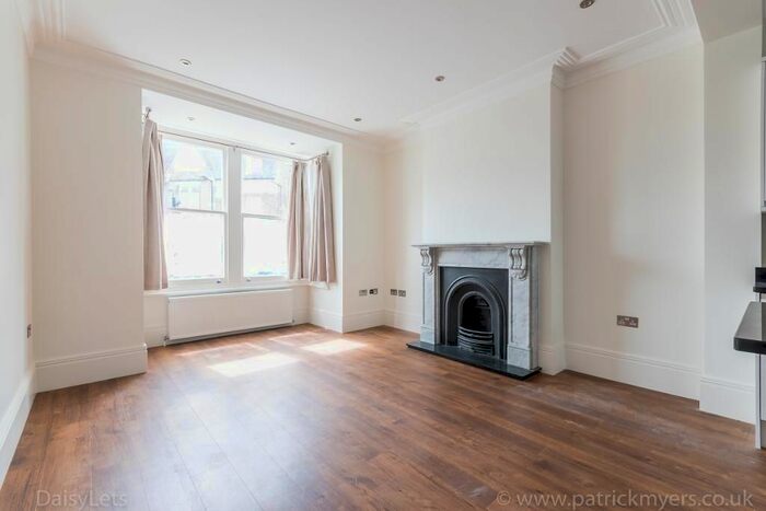 1 Bedroom Flat To Rent In Grove Hill Road, Camberwell, London, SE5