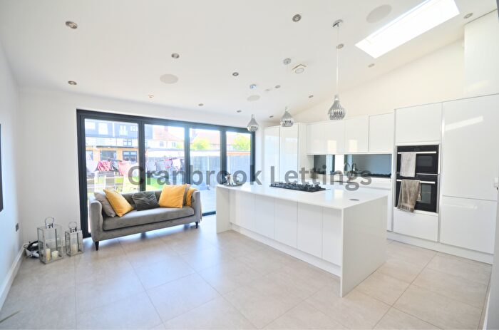 3 Bedroom Terraced House To Rent In Beech Grove, IG6