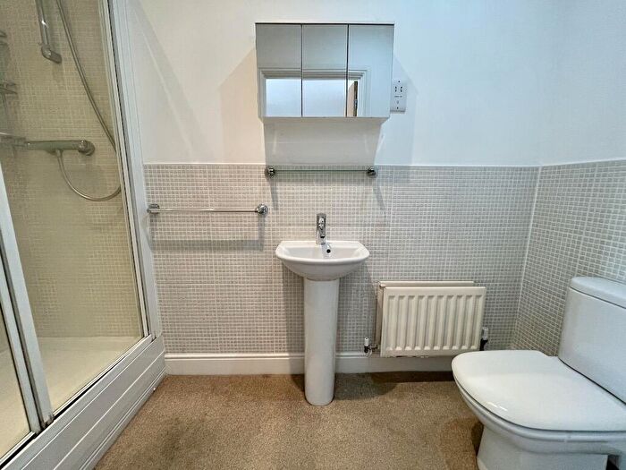 2 Bedroom Apartment To Rent In Stourton - Stewponey Court, DY7