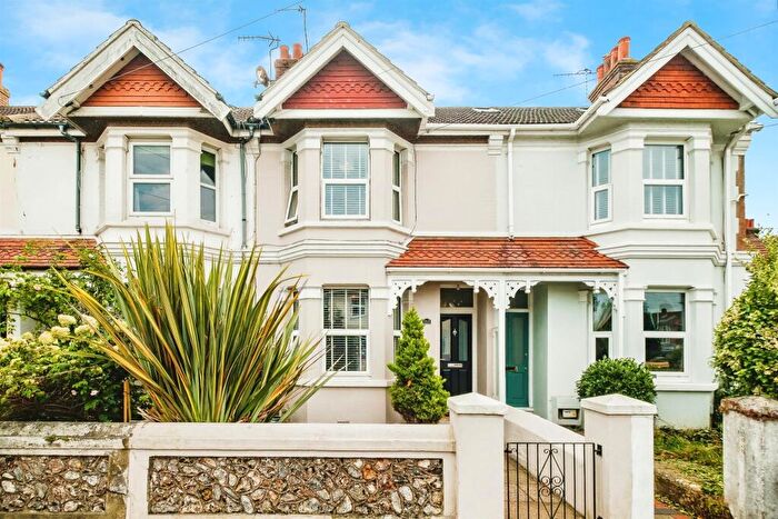3 Bedroom Terraced House For Sale In Queen Street, Worthing, BN14