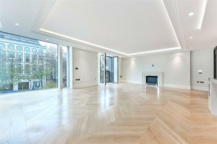 3 Bedroom Flat To Rent In The Strand, Westminster, London, WC2R