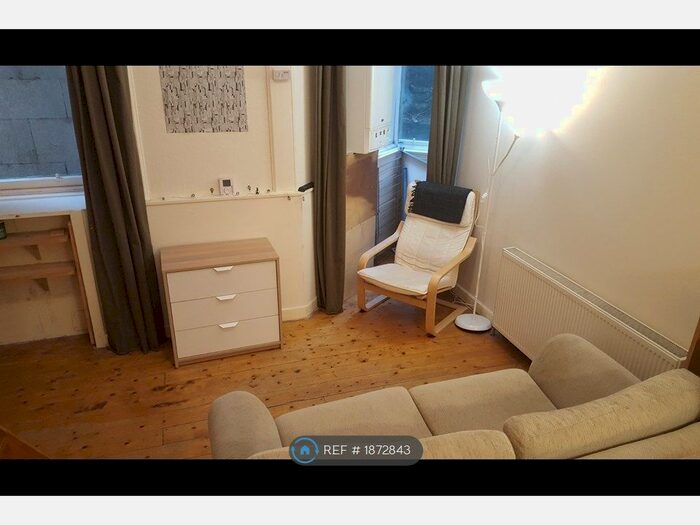 Studio To Rent In Dowanhill, Glasgow, G12