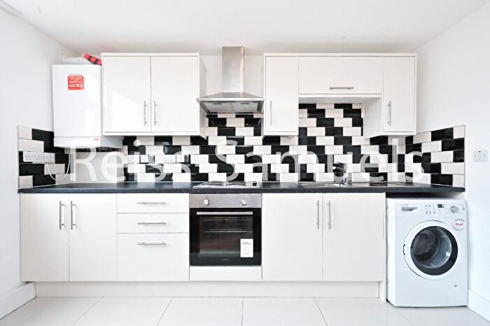 4 Bedroom Maisonette To Rent In Seyssel Street, Isle Of Dogs, London, E14