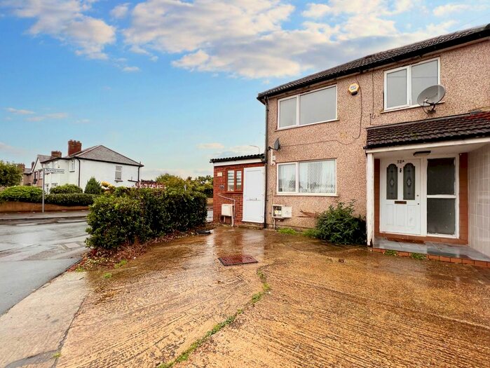 3 Bedroom Terraced House To Rent In Mildred Avenue, Hayes, UB3