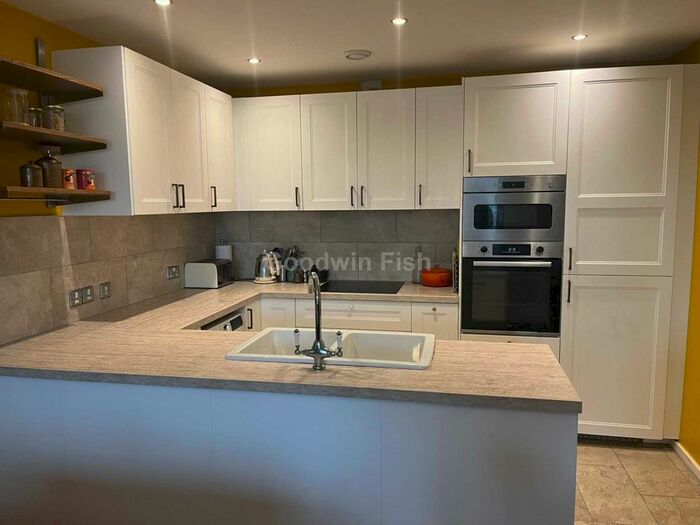 2 Bedroom Flat To Rent In City Road East, Manchester, M15