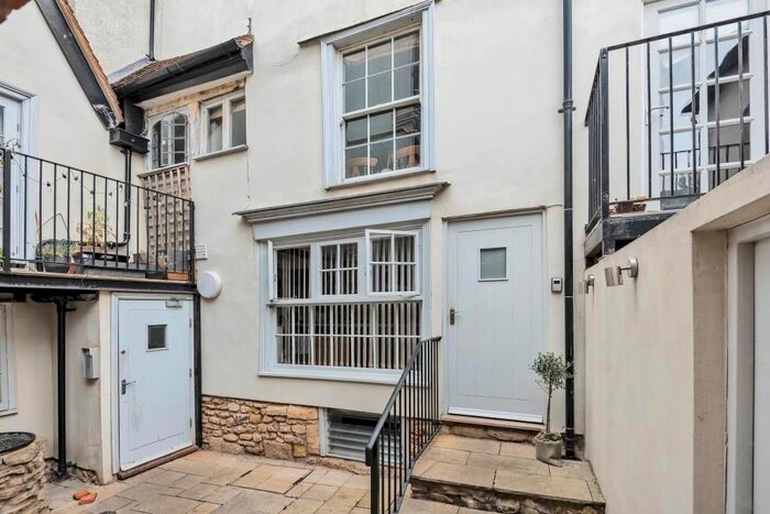 1 Bedroom Flat To Rent In Abingdon, Oxfordshire, OX14