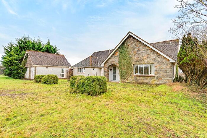 3 Bedroom Smallholding For Sale In Ty Wyth Newydd Tredodridge, Cowbridge, CF71