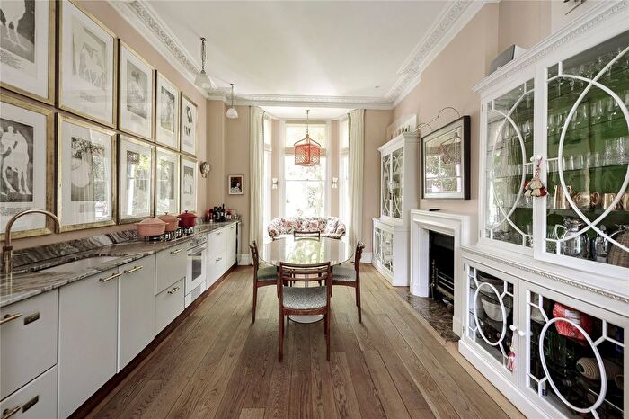 4 Bedroom Semi-Detached House To Rent In Aldridge Road Villas, London, Uk, W11