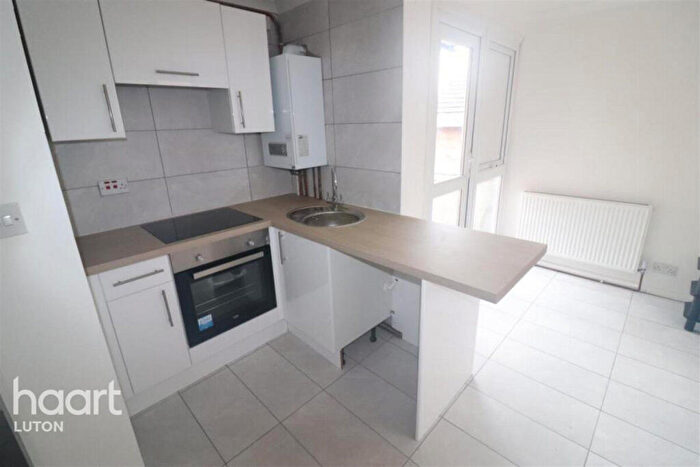 1 Bedroom Apartment To Rent In Ruthin Close, Luton, LU1