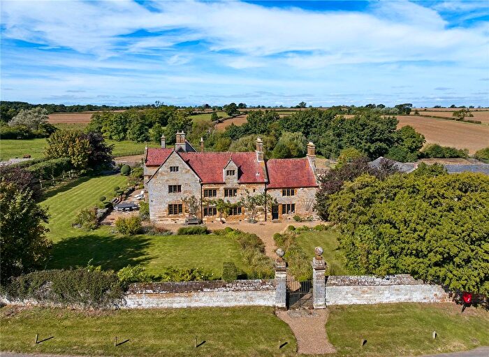 6 Bedroom Equestrian Property For Sale In Plumpton, Towcester, Northamptonshire, NN12