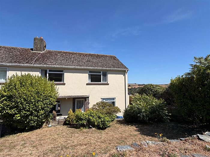 2 Bedroom Flat For Sale In Green Lane, Fowey, PL23