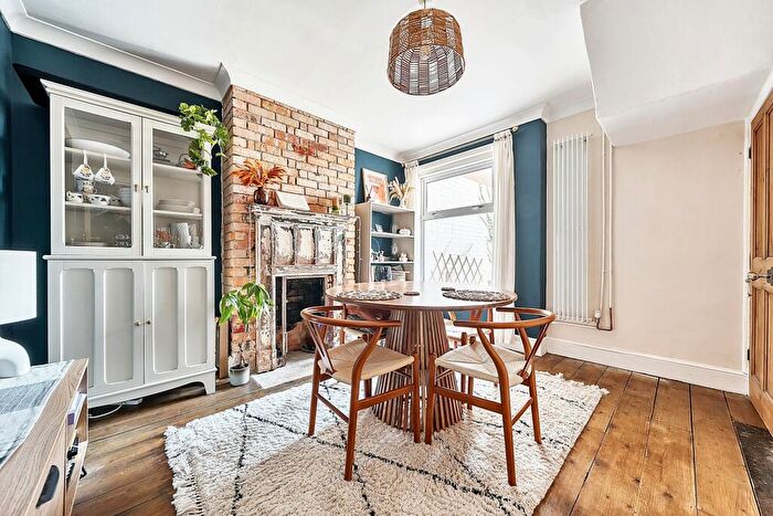 3 Bedroom Terraced House For Sale In Campbell Road, Salisbury, SP1