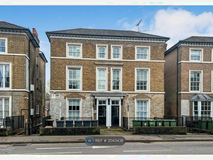 1 Bedroom Flat To Rent In Oaklands House, Maidstone, ME14