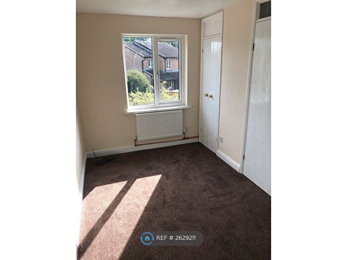 1 Bedroom Terraced House To Rent In Gale Close, Hampton, TW12