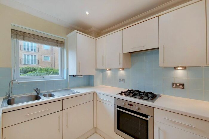 2 Bedroom Flat To Rent In White Lodge Close, Isleworth, TW7