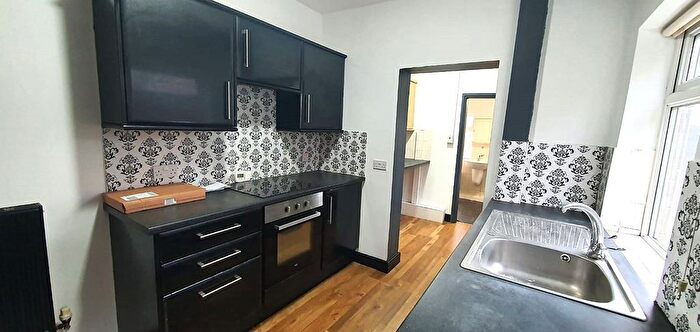 3 Bedroom Semi-Detached House To Rent In Norman Crescent, New Rossington, Doncaster, DN11