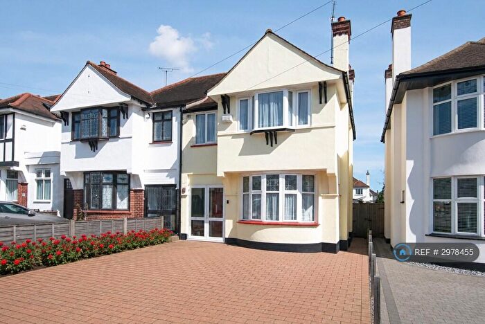 3 Bedroom Semi-Detached House To Rent In Rutland Avenue, Southend-On-Sea, SS1