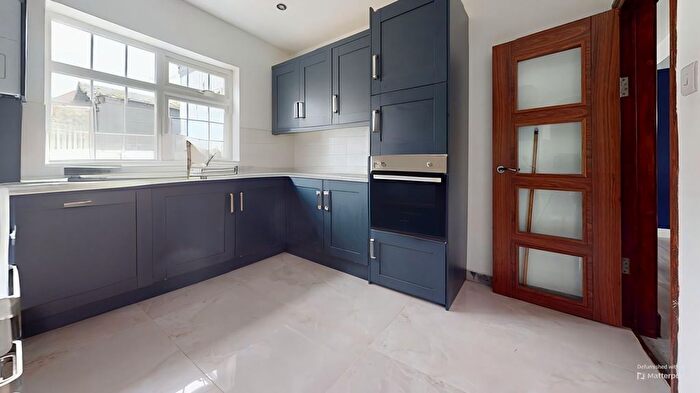 3 Bedroom Property To Rent In Christian Fields, London, SW16