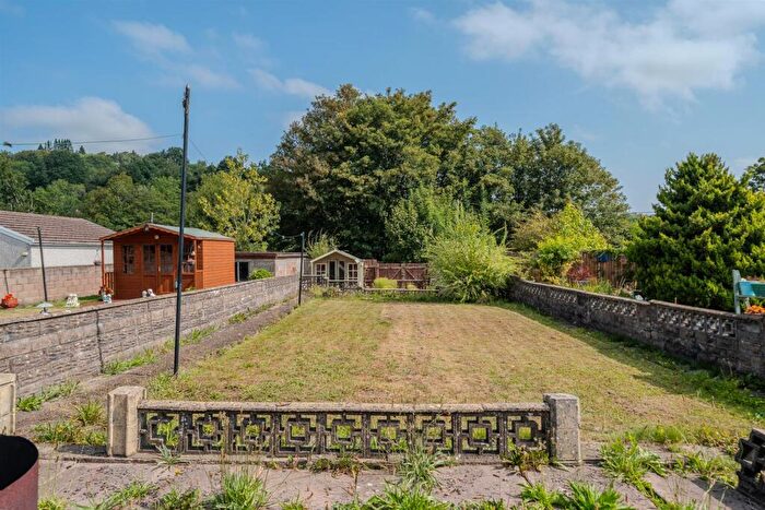 3 Bedroom End Of Terrace House For Sale In Fountain Road, Pontymoile, Pontypool, NP4