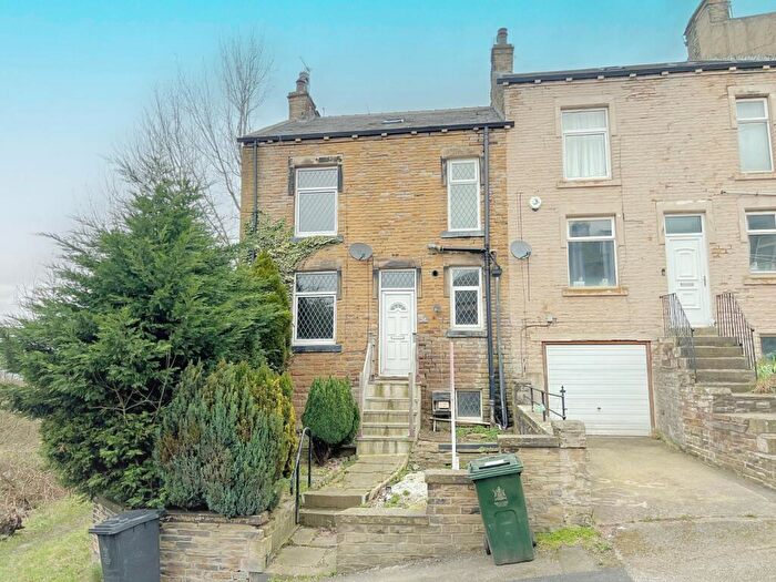 2 Bedroom Terraced House For Sale In Oxford Road, Bradford, BD2