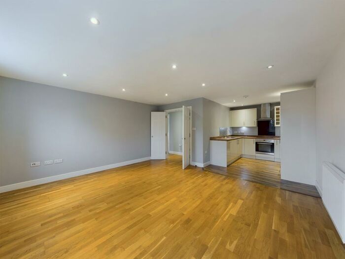 2 Bedroom Apartment To Rent In Surrey, KT16