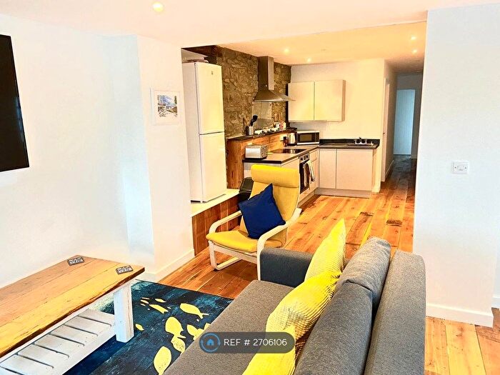 2 Bedroom Flat To Rent In South John Street, New Quay, SA45