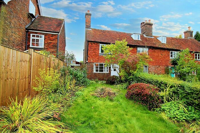 2 Bedroom Cottage To Rent In South View Road, Sparrows Green, TN5