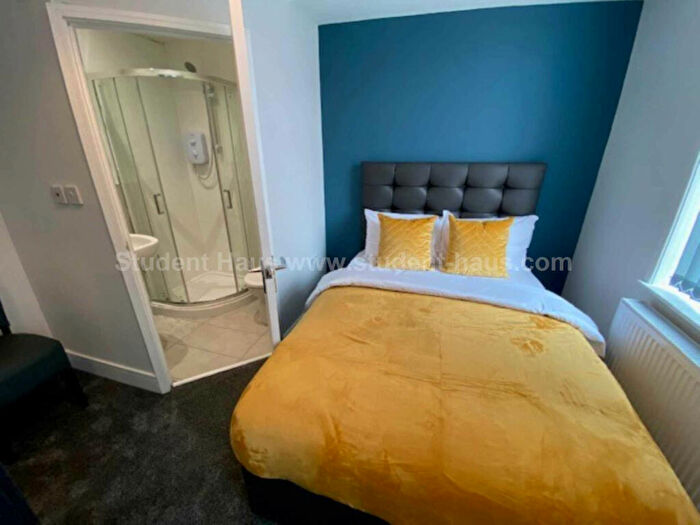 3 Bedroom House To Rent In Romney Street, Salford, M6