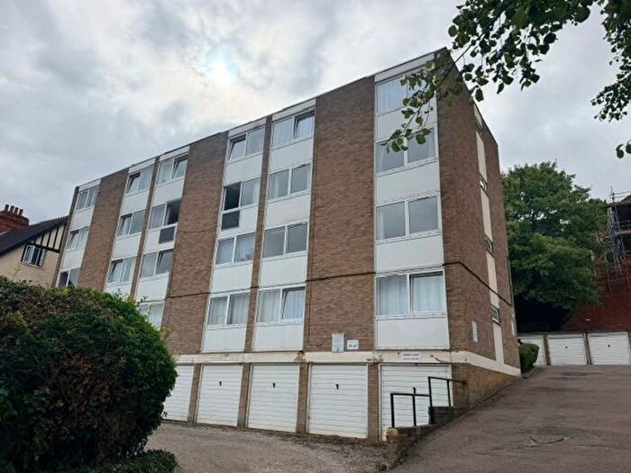 2 Bedroom Flat To Rent In Downs Court, Luton, LU1