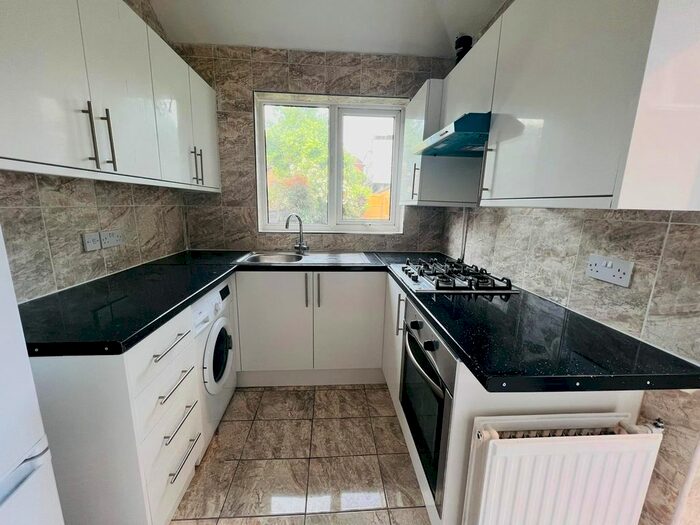 4 Bedroom Terraced House To Rent In Gunnersbury Avenue, Ealing, London, W3