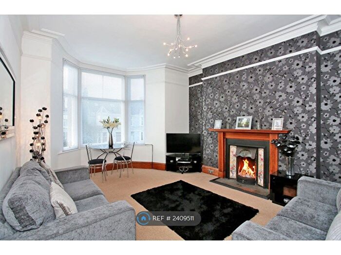 2 Bedroom Flat To Rent In Forest Avenue, Aberdeen, AB15
