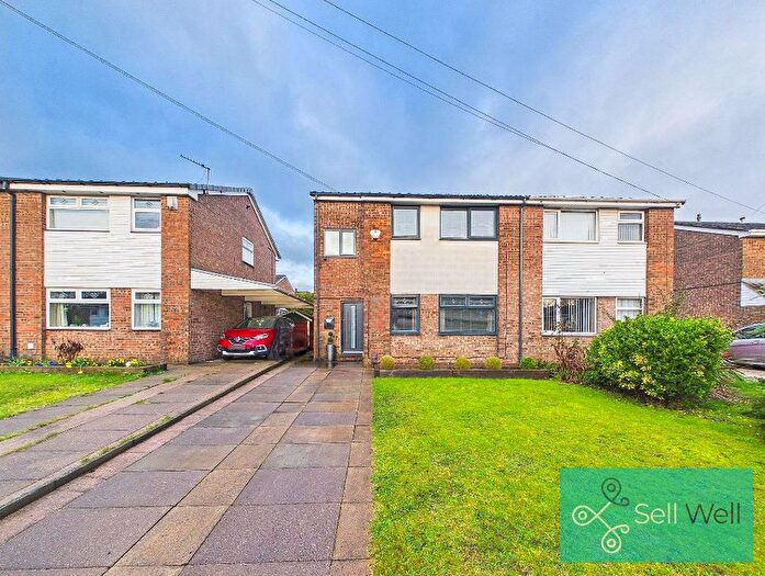 4 Bedroom Semi-Detached House For Sale In Mortlake Close, Worsley, Manchester, M28