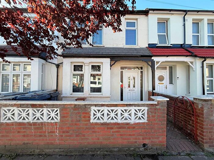 3 Bedroom Terraced House For Sale In Trinity Road, Southall, UB1