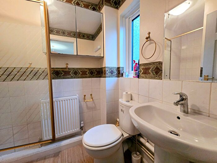 5 Bedroom Terraced House To Rent In Keats Close, Bermondsey, SE1