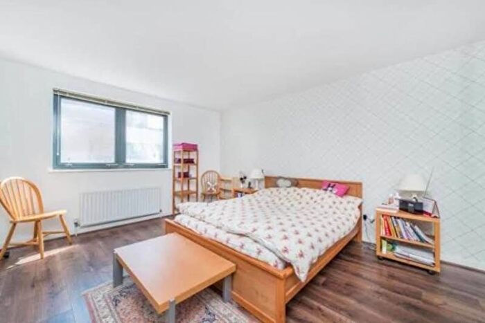 1 Bedroom Apartment To Rent In Westferry Road, London, E14