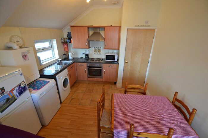 2 Bedroom Flat To Rent In Llanishen Street, Heath, Cardiff, CF14
