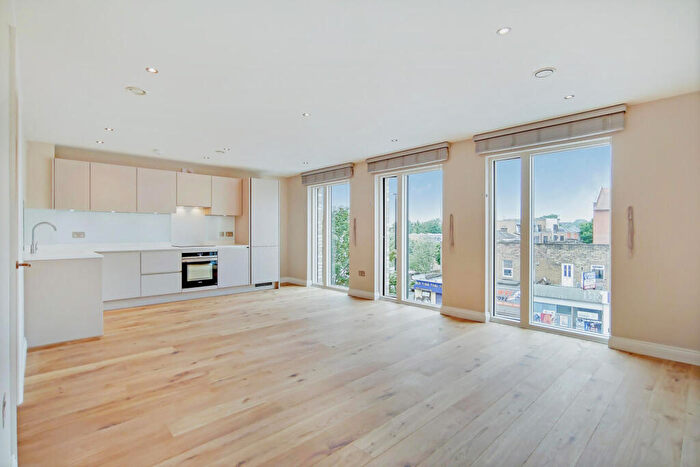 2 Bedroom Flat To Rent In Flat Lyden Court, Holloway, N19