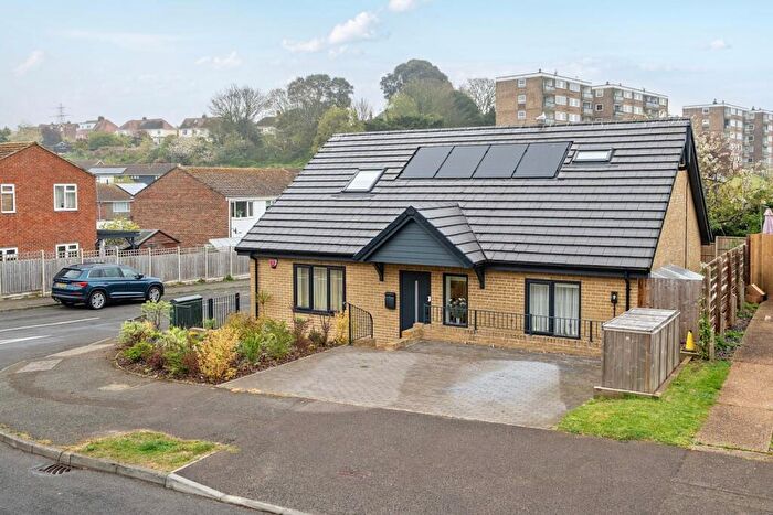 3 Bedroom Detached House For Sale In Enbrook Valley, Folkestone, CT20